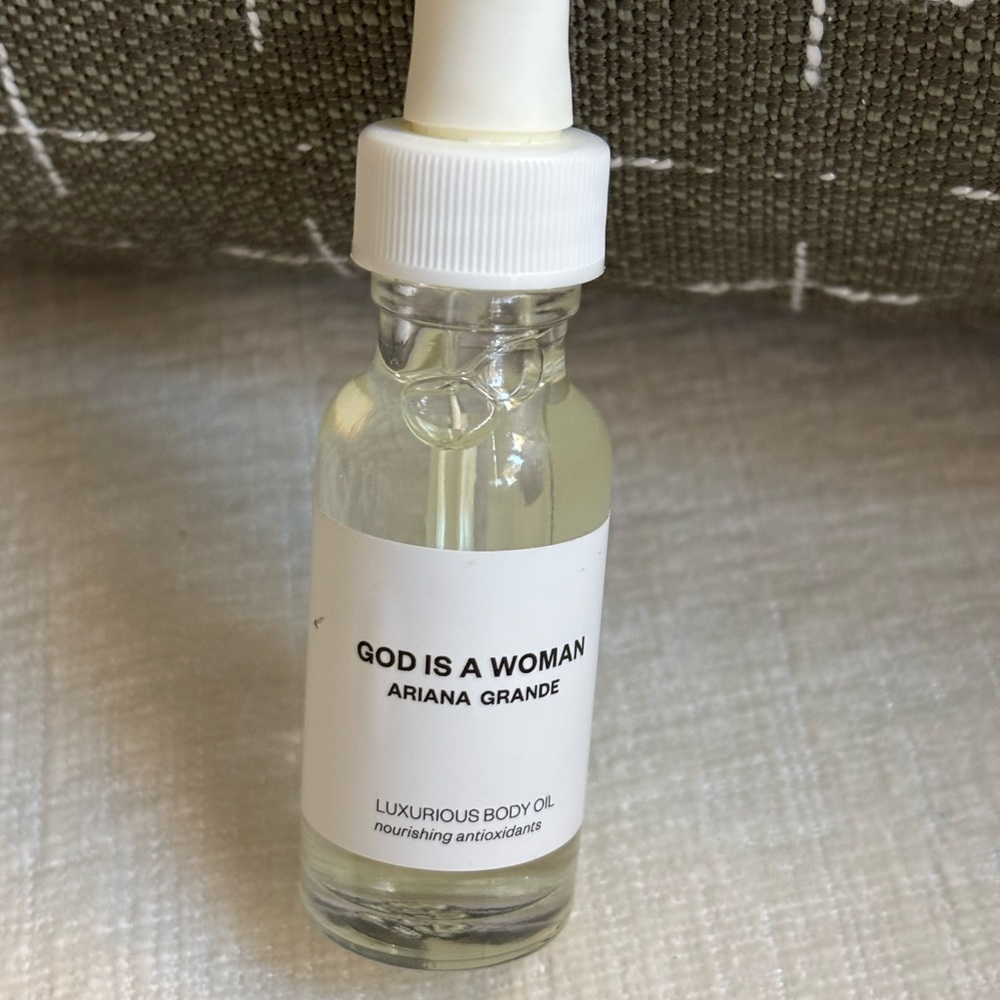NIB Ariana Grande Luxurious Body Oil nourishing antioxidants. Never opened - Picture 4 of 7